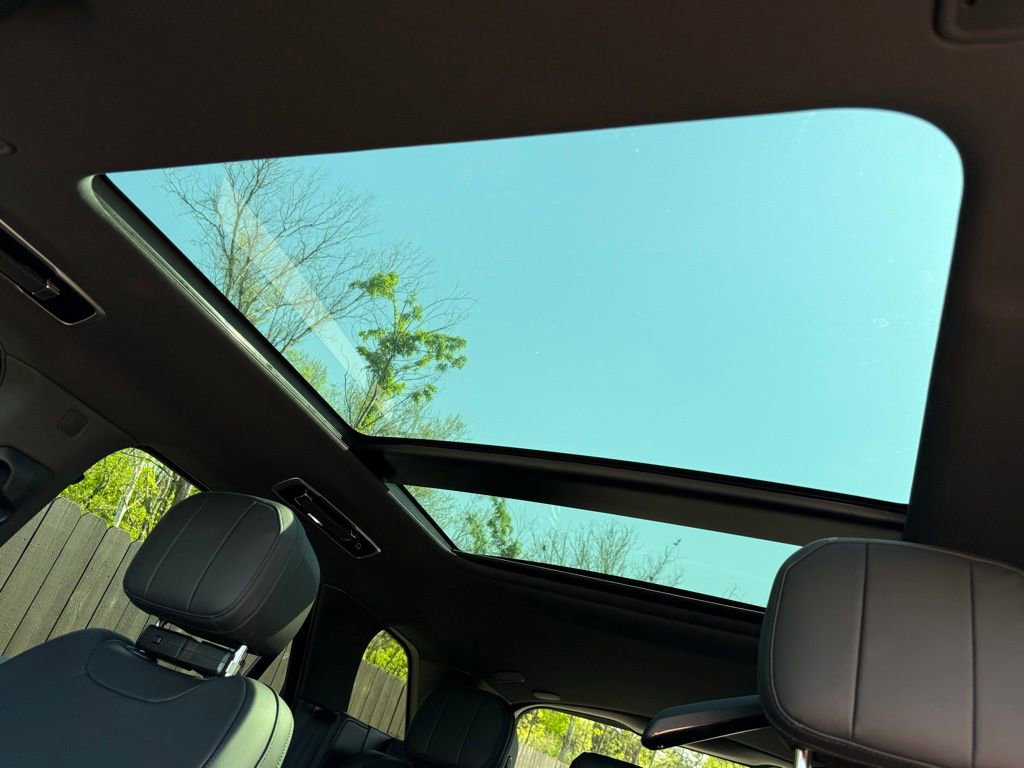 Certified 2025 Land Rover Range Rover Sport Dynamic SE image 27