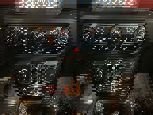 Used 2023 Jeep Wrangler Unlimited Rubicon w/ LED Lighting Group image 18