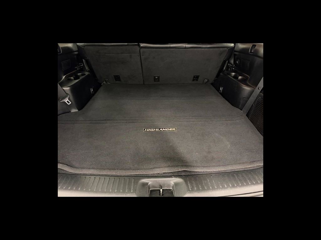 Used 2016 Toyota Highlander XLE image 20