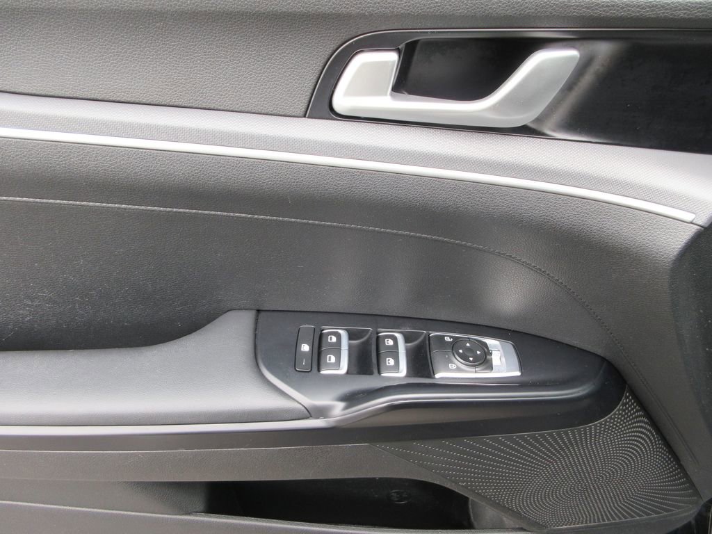 Used 2023 Kia K5 GT-Line image 22