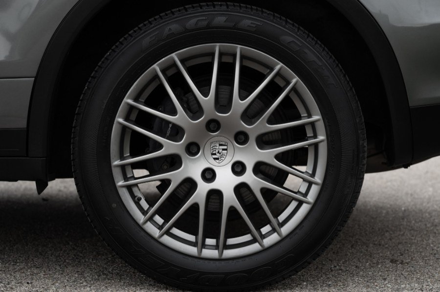Used 2013 Porsche Cayenne Diesel AWD/4WD image 35