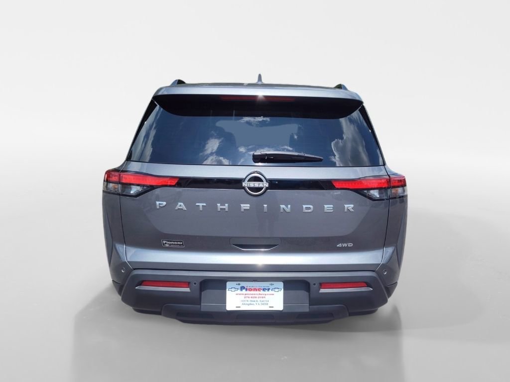 Used 2025 Nissan Pathfinder SV image 5