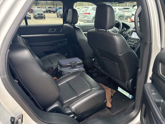 Used 2018 Ford Explorer XLT w/ Equipment Group 202A image 16