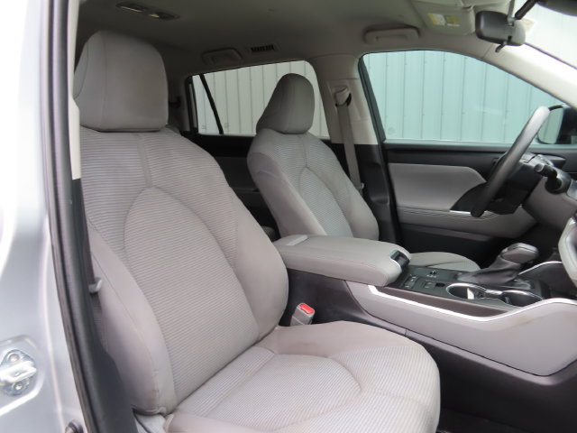 Used 2021 Toyota Highlander L FWD image 25