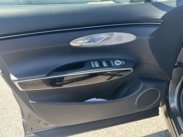 Used 2025 Genesis GV70 2.5T AWD/4WD image 17
