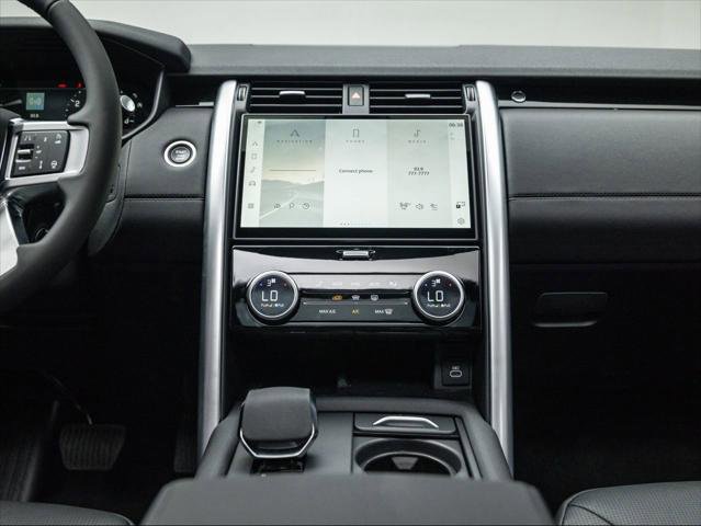 New 2025 Land Rover Discovery S image 22