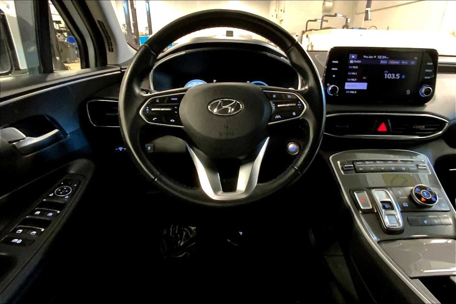 Used 2022 Hyundai Santa Fe SEL w/ Convenience Package image 6