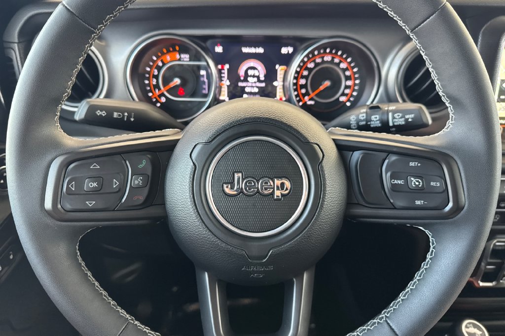 Used 2023 Jeep Wrangler Unlimited Sport AWD/4WD image 27