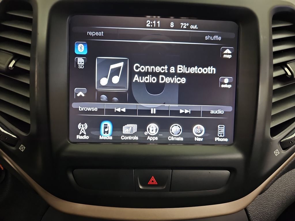 Used 2016 Jeep Cherokee Limited image 23