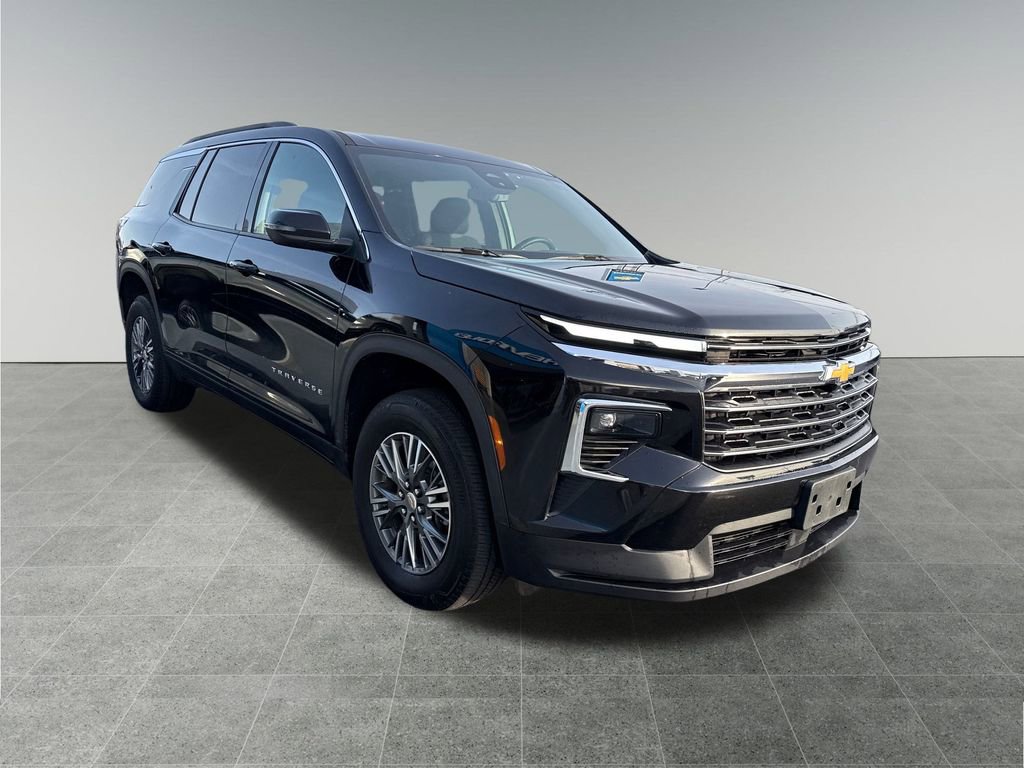 Used 2025 Chevrolet Traverse LT image 8