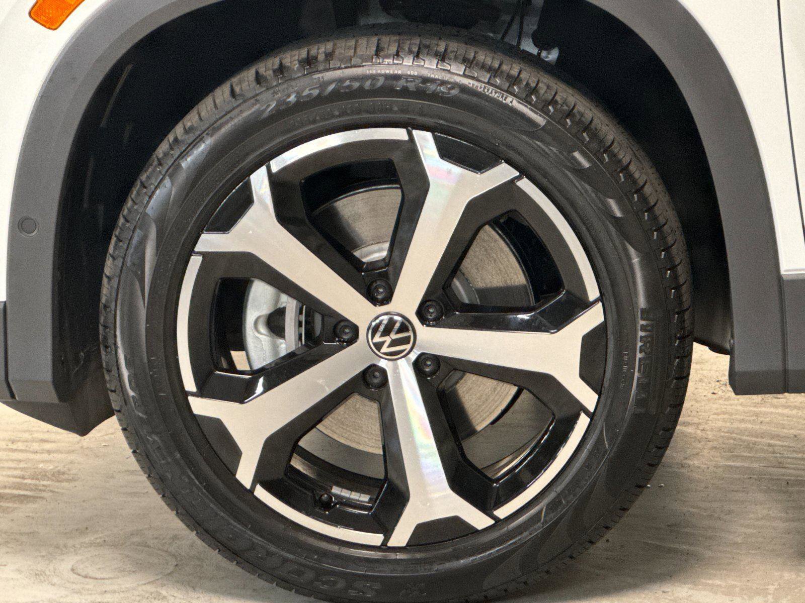 New 2026 Volkswagen Tiguan SE image 24