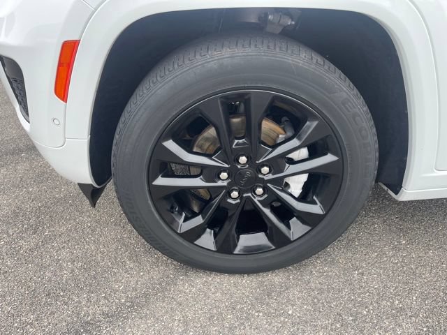 Used 2023 Jeep Grand Cherokee Overland AWD/4WD image 10