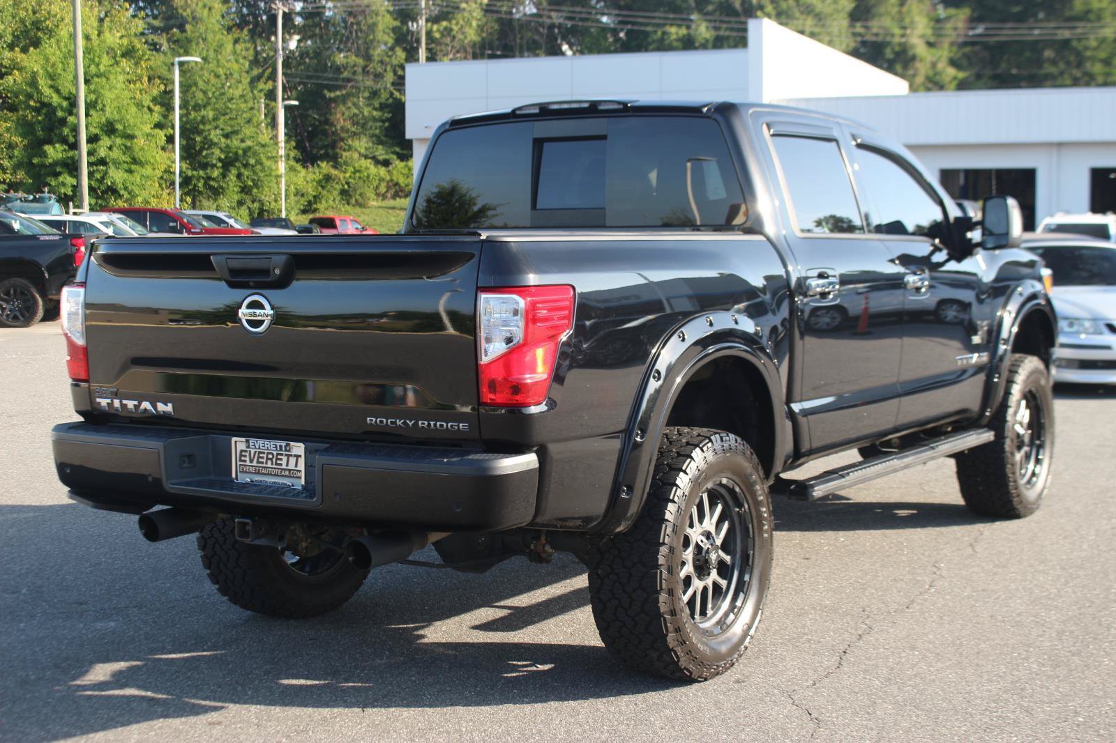 Used 2021 Nissan Titan SV w/ SV Convenience Package AWD/4WD image 7