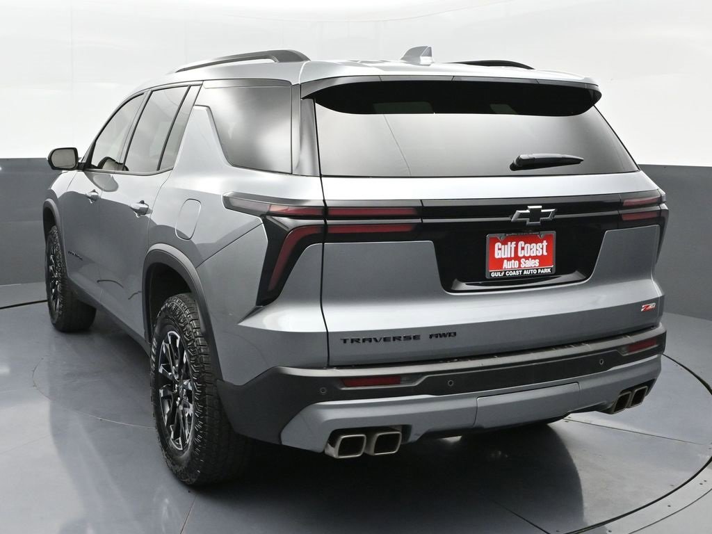 Used 2025 Chevrolet Traverse Z71 w/ Driver Confidence Package image 4