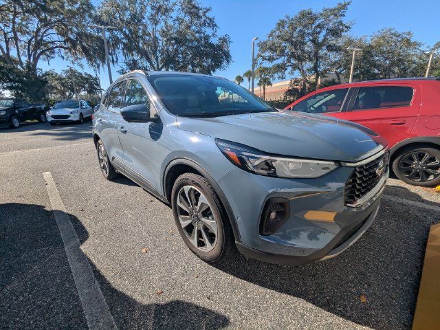Certified 2024 Ford Escape Platinum w/ Premium Technology Package FWD image 4