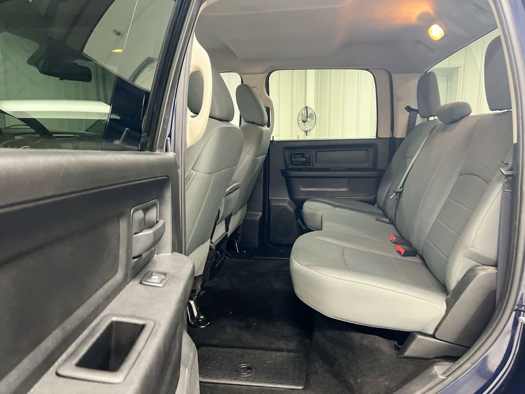 Used 2015 RAM 3500 Tradesman w/ Chrome Appearance Group image 16