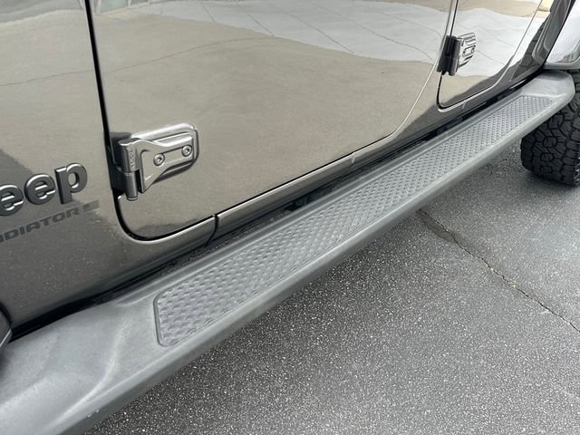 Used 2025 Jeep Gladiator Sport image 9