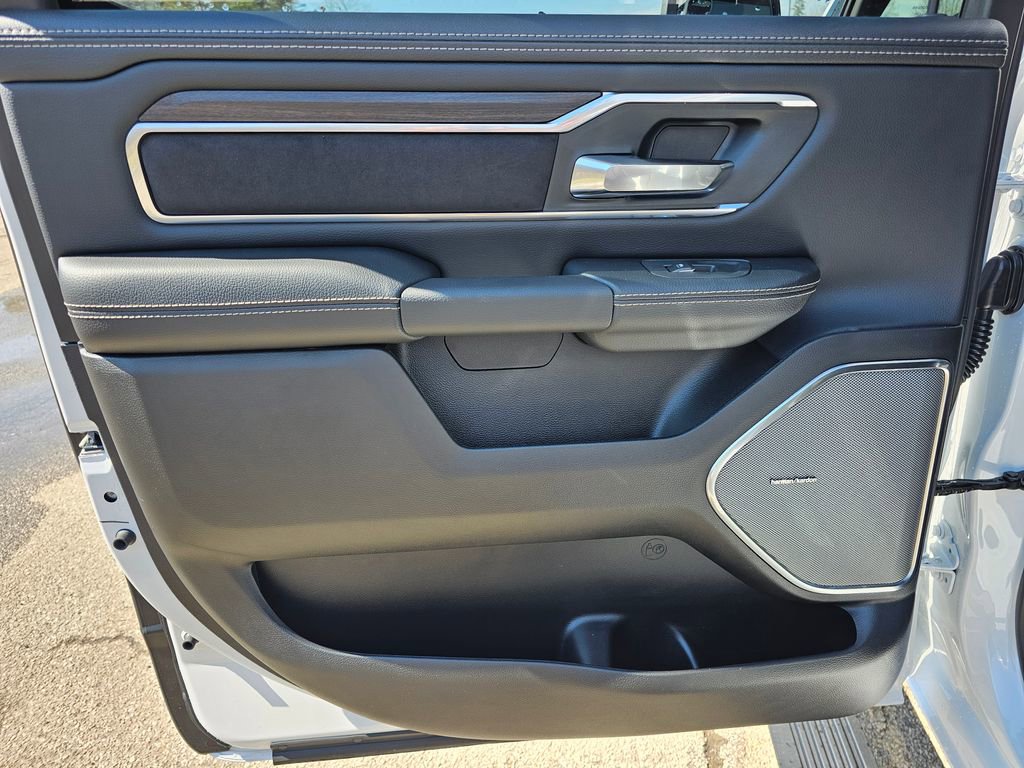 New 2026 RAM 1500 Laramie AWD/4WD image 37