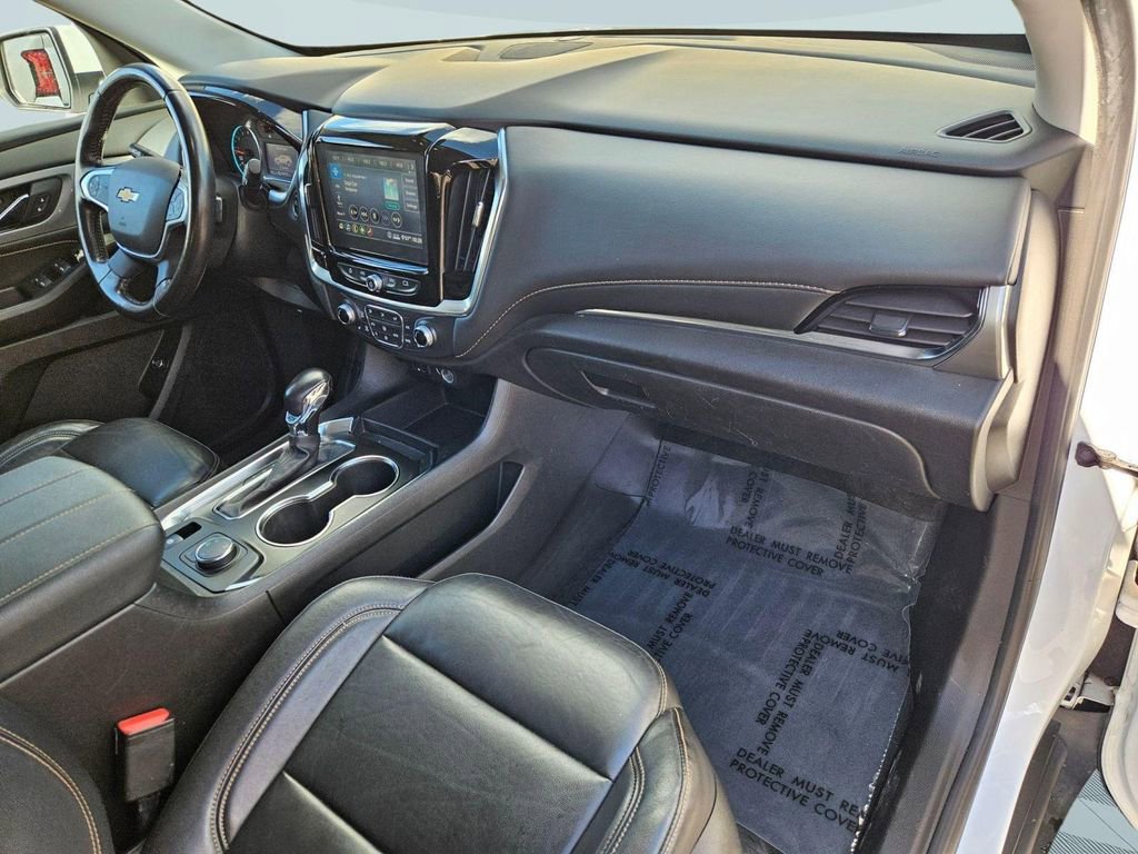 Used 2021 Chevrolet Traverse LT image 30