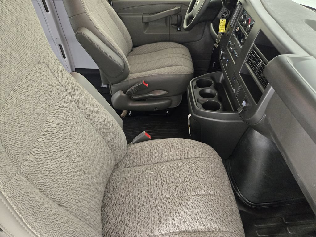 New 2026 Chevrolet Express 2500 w/ Communications Package RWD image 15