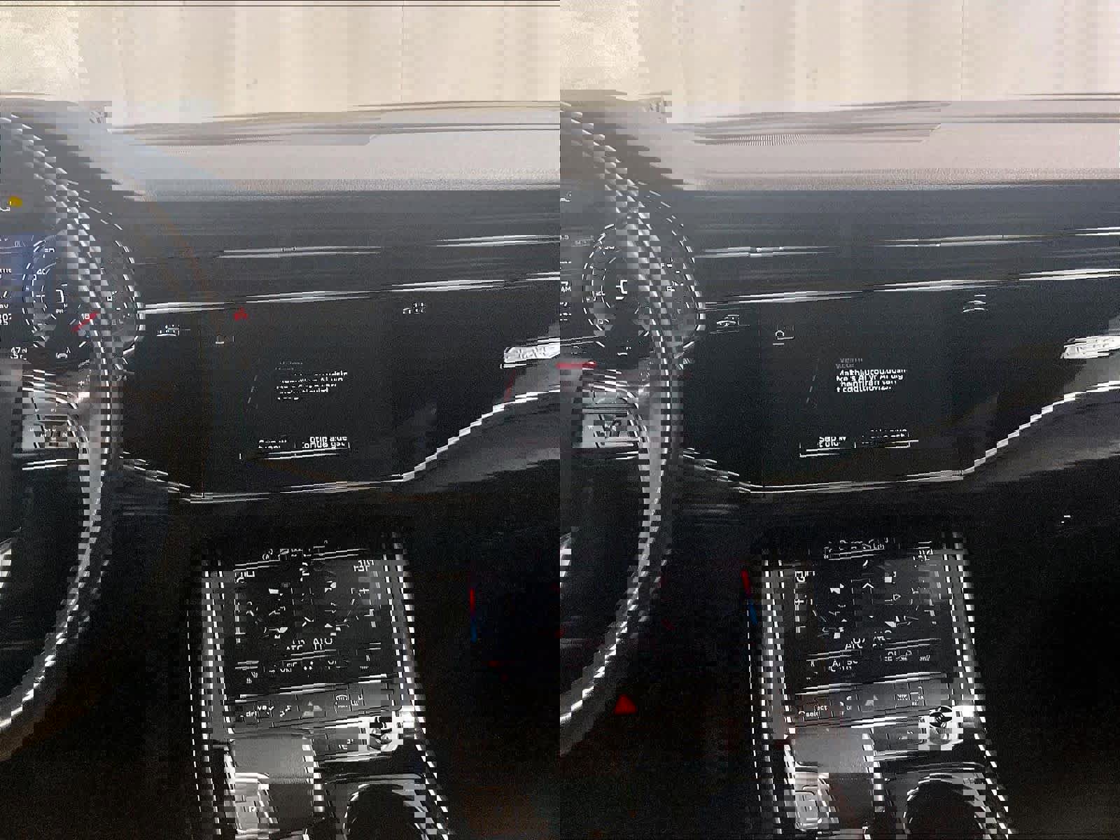 Used 2022 Audi Q7 3.0T Premium w/ Convenience Package image 19