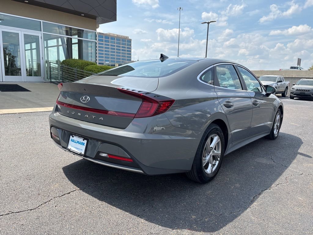 Used 2023 Hyundai Sonata SE w/ Cargo Package image 5