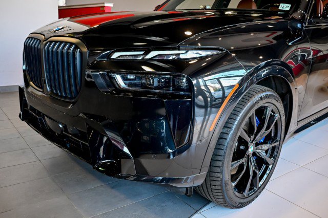 Used 2023 BMW X7 xDrive40i w/ Executive Package image 9