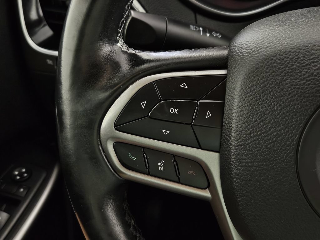 Used 2019 Jeep Cherokee Limited FWD image 20