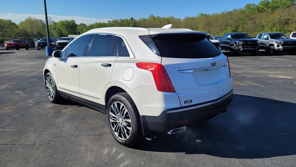 Used 2017 Cadillac XT5 Premium Luxury w/ LPO, Wheel Lock Package FWD image 9