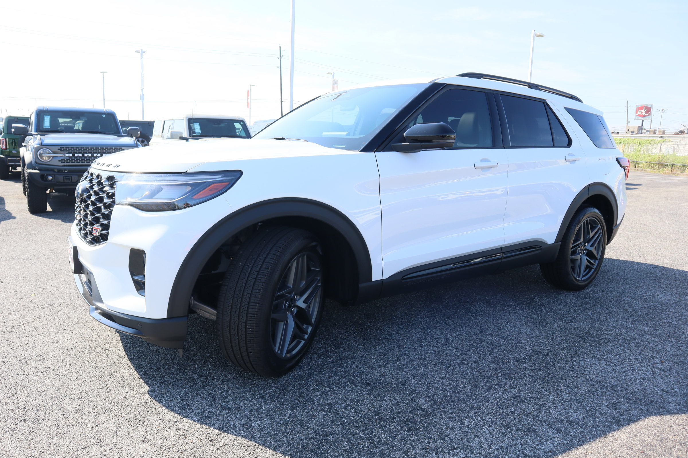New 2025 Ford Explorer ST w/ Sun And Sound Package AWD/4WD image 9