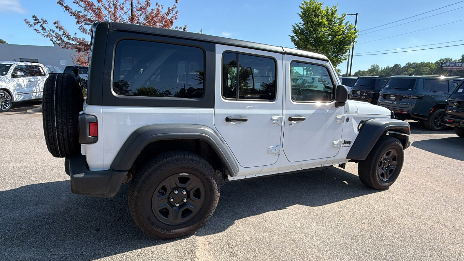 Used 2024 Jeep Wrangler Unlimited Sport AWD/4WD image 8