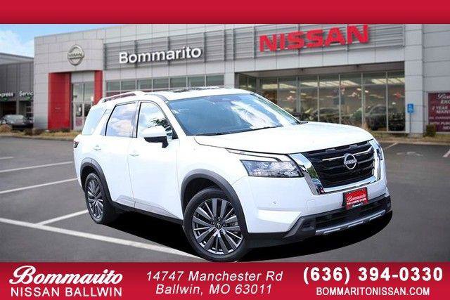 Used 2025 Nissan Pathfinder SL w/ SL Premium Package FWD image 1