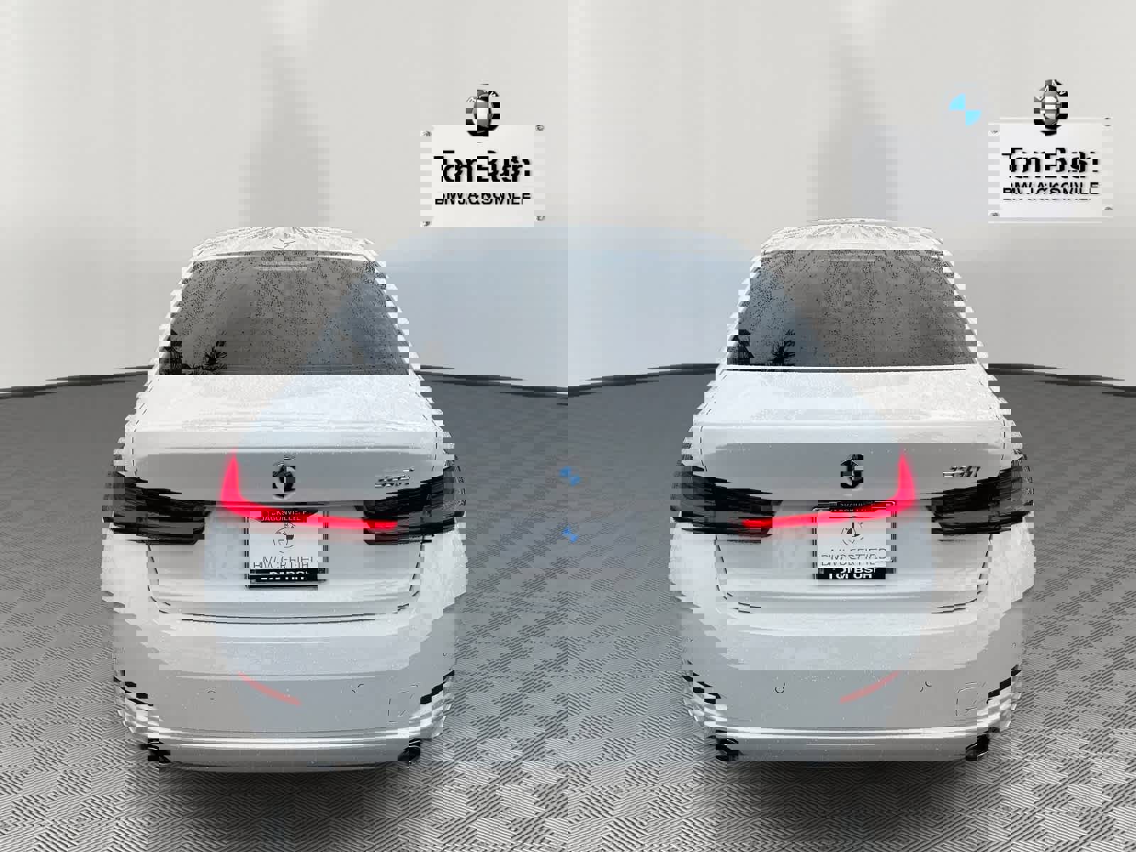 Certified 2025 BMW 330i Sedan w/ Premium Package image 4