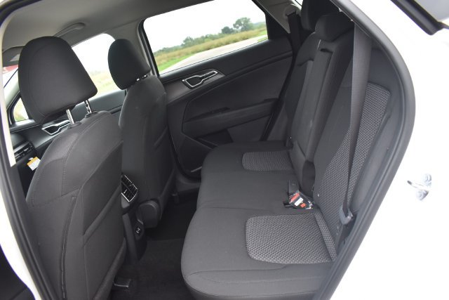 New 2026 Kia Sportage LX w/ LX Convenience Package FWD image 17