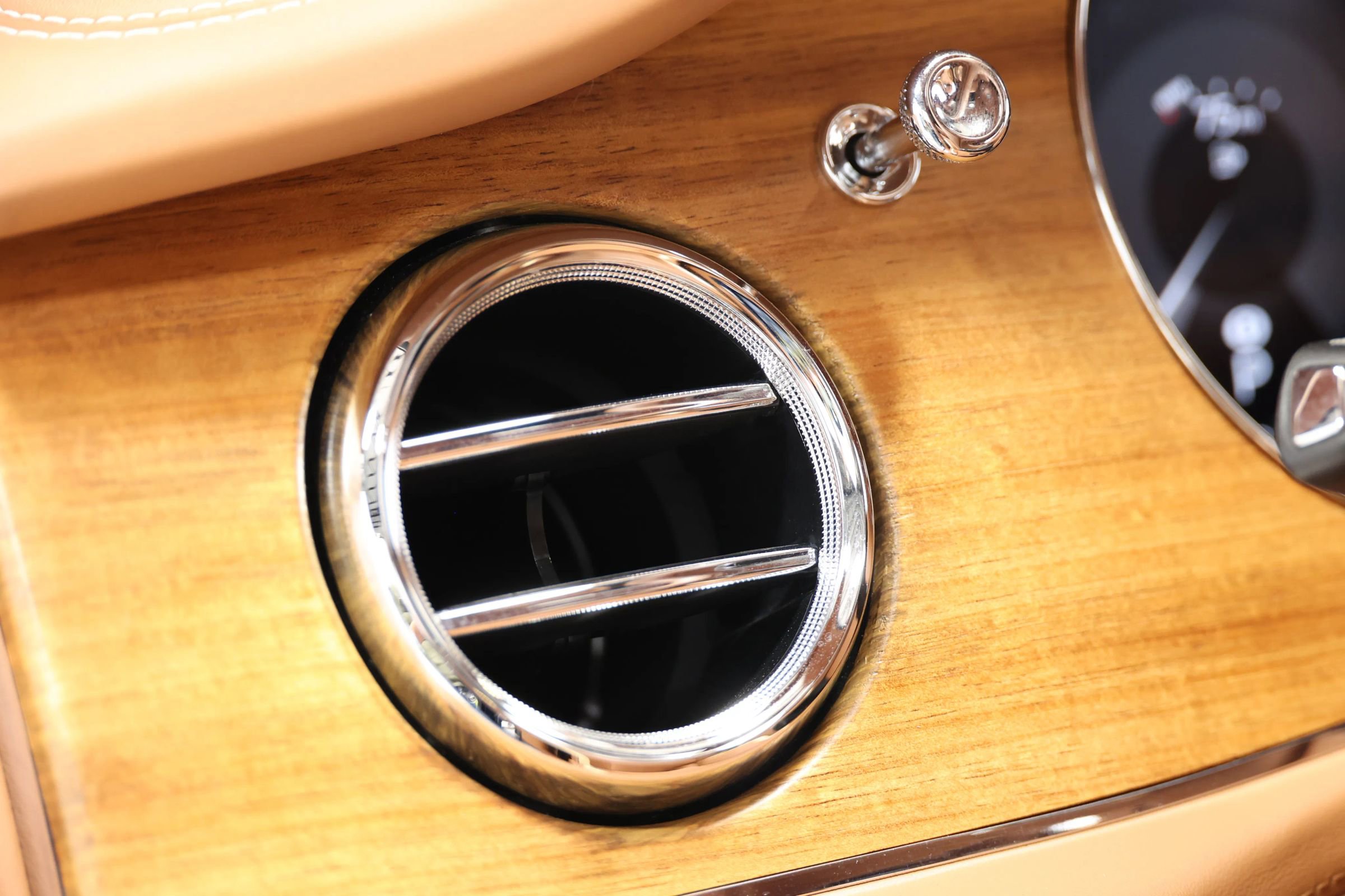 Used 2023 Bentley Bentayga Speed image 29