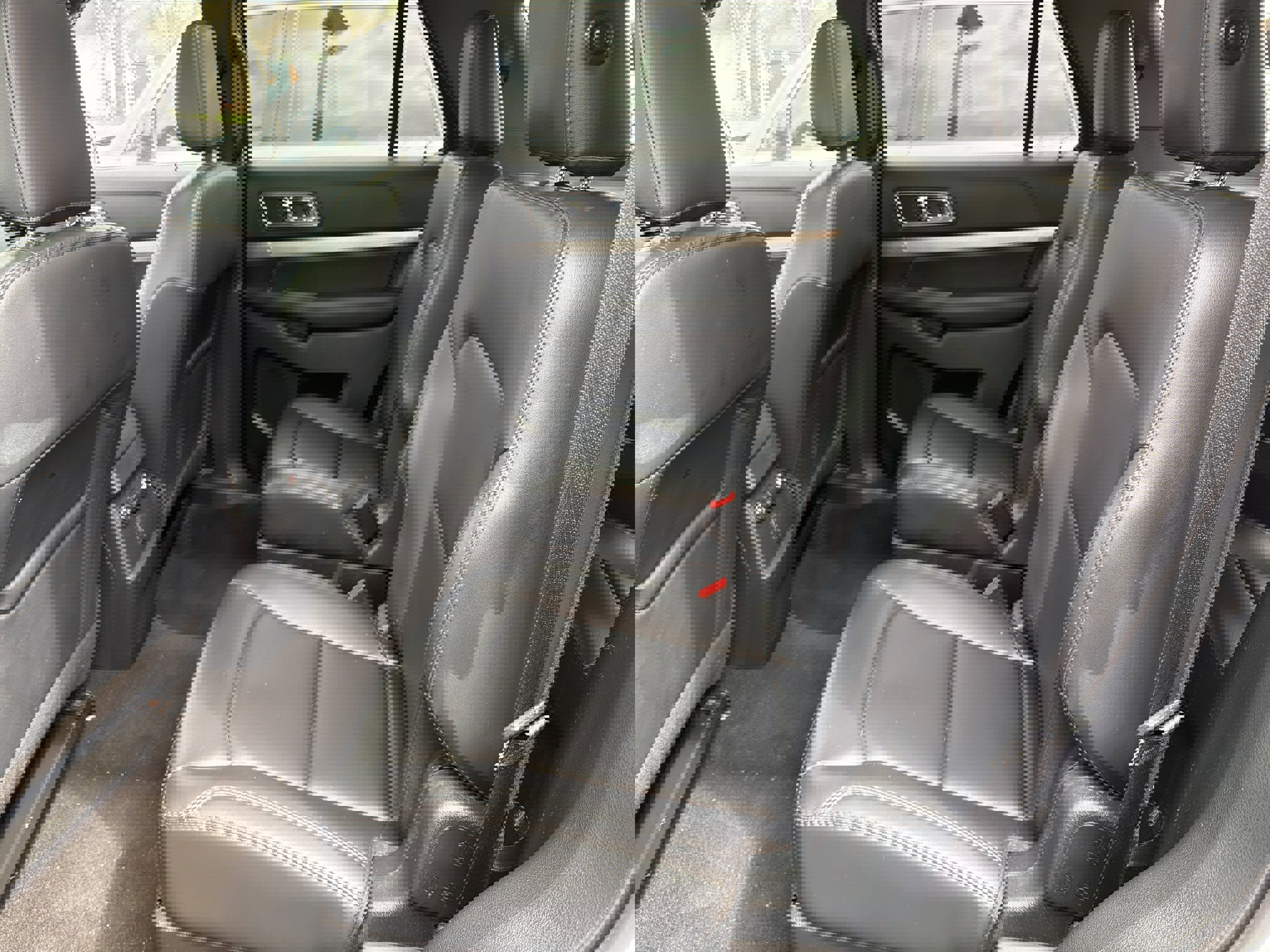 Used 2019 Ford Explorer XLT w/ Equipment Group 202A AWD/4WD image 23