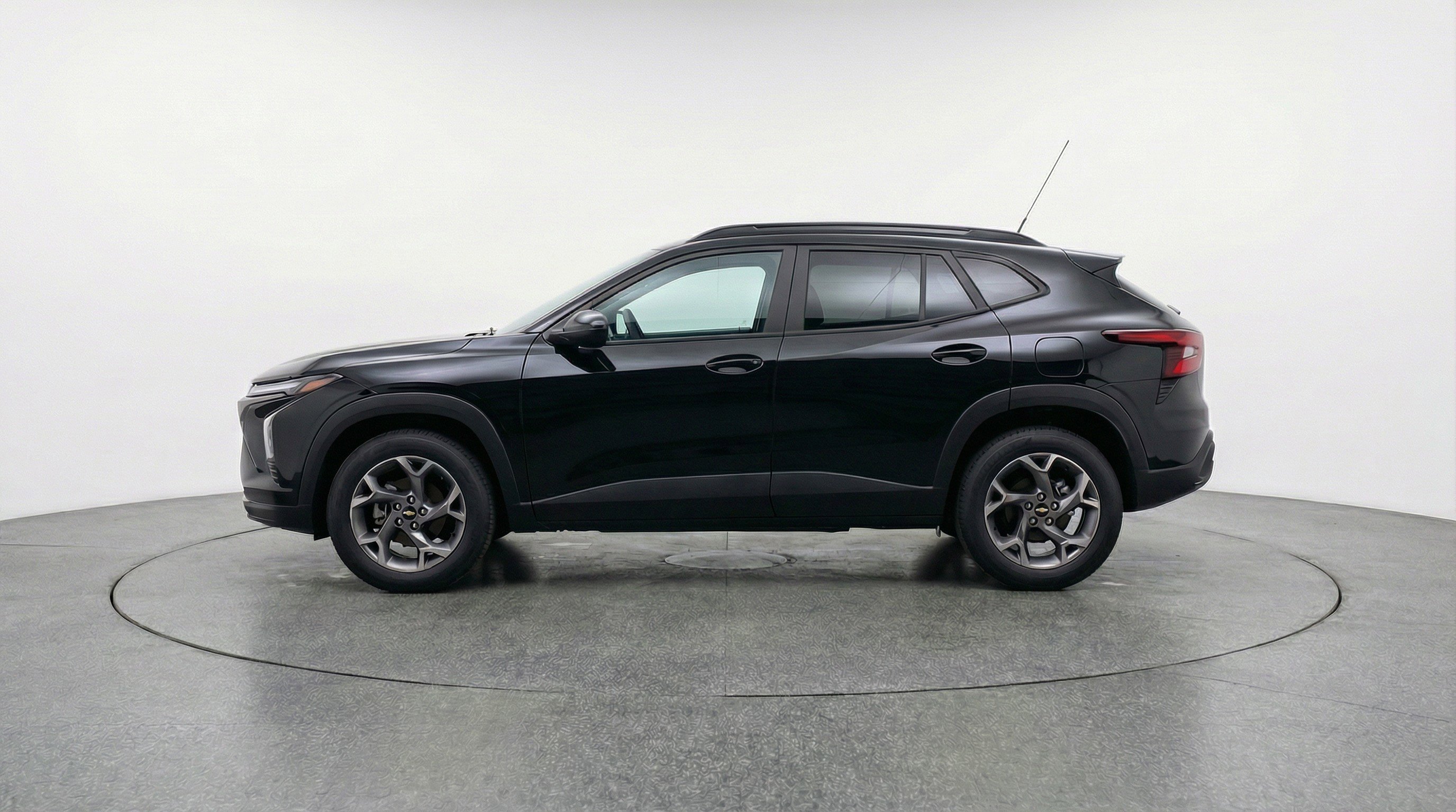 Used 2025 Chevrolet Trax LT image 5