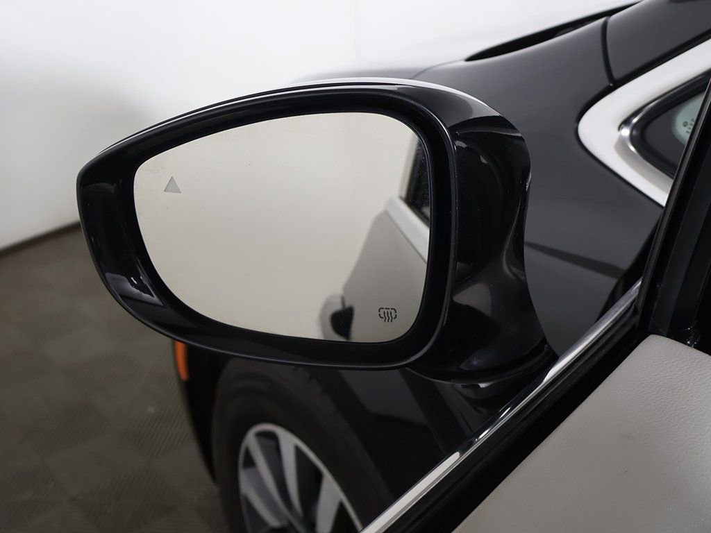 Used 2020 Chrysler Pacifica Touring-L Plus image 38