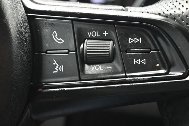 Used 2020 Alfa Romeo Giulia w/ Cold Weather Package RWD image 19
