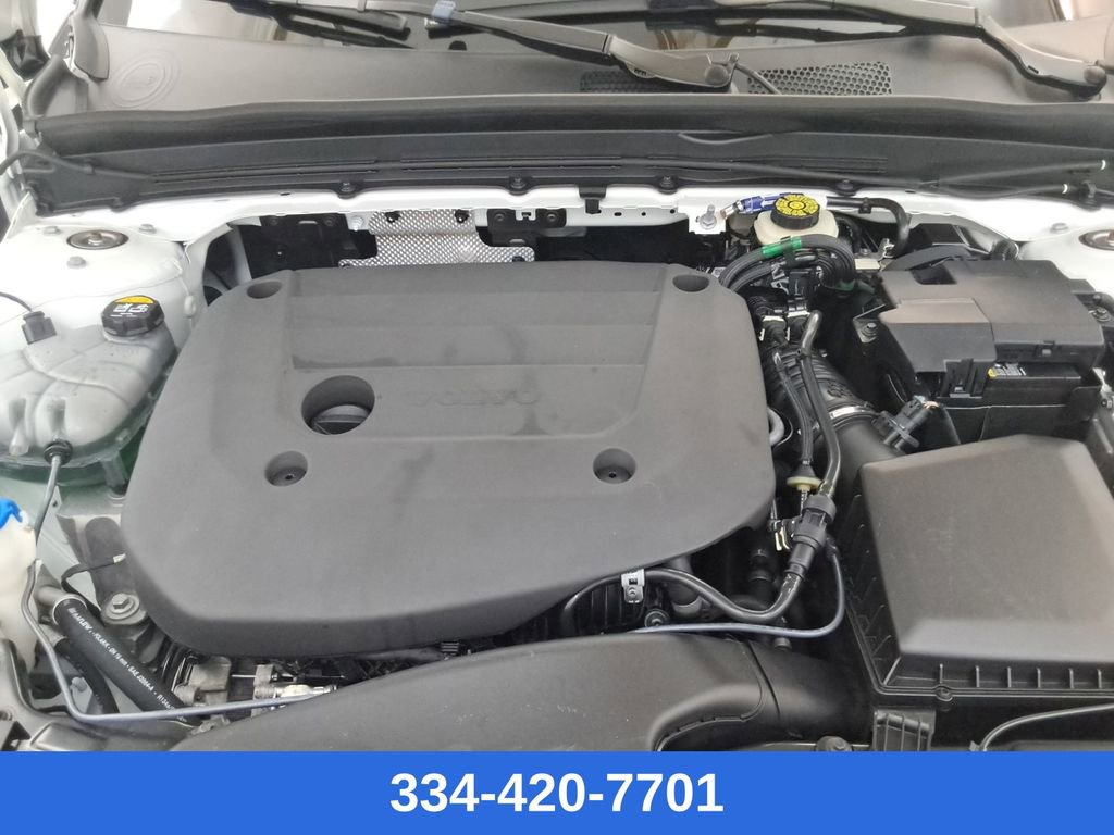 Certified 2023 Volvo XC40 B5 Ultimate w/ Protection Package Premier image 34