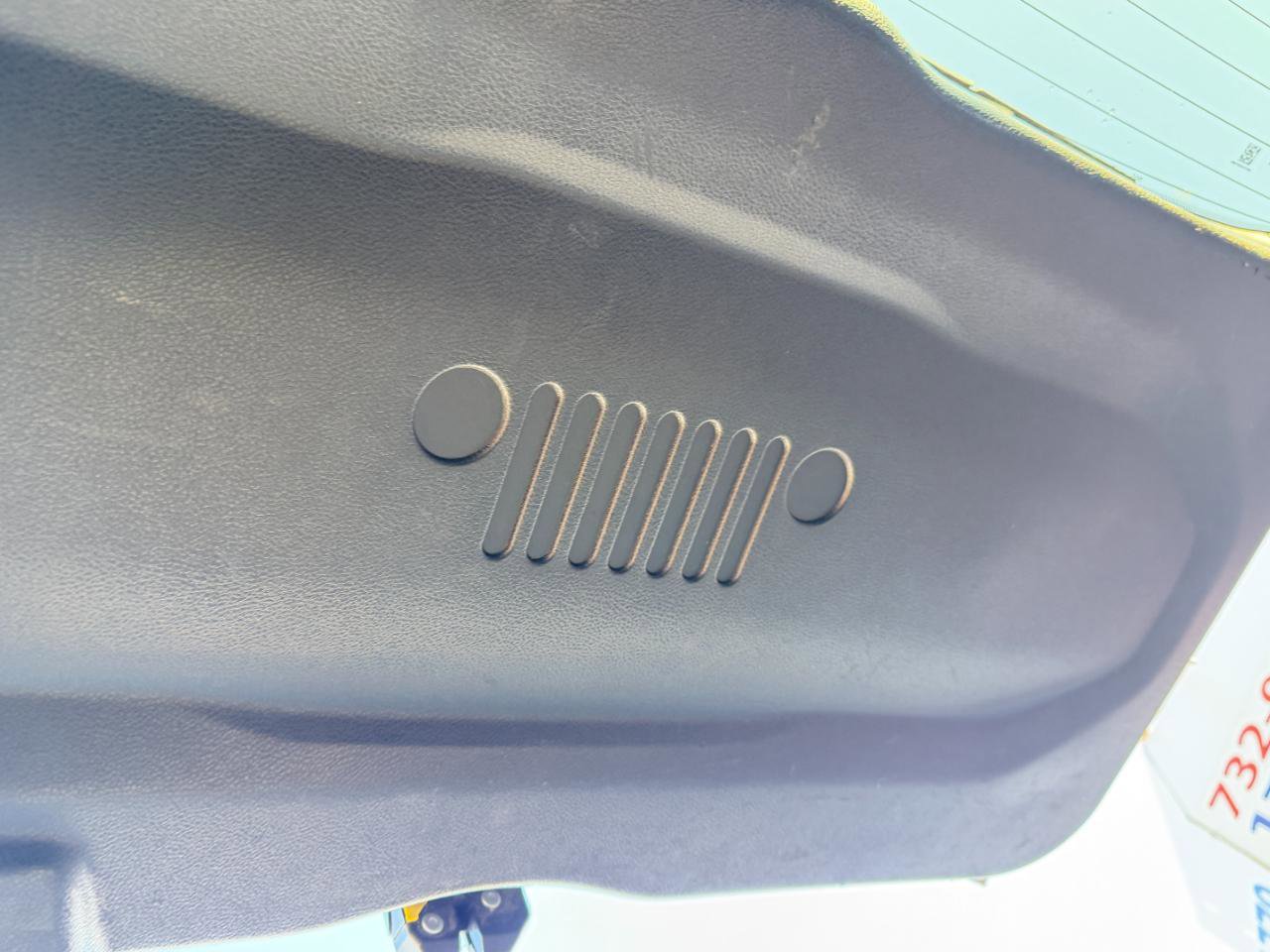 Used 2015 Jeep Renegade Limited AWD/4WD image 37