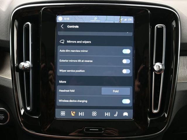 Used 2023 Volvo XC40 B5 Plus w/ Climate Package image 18