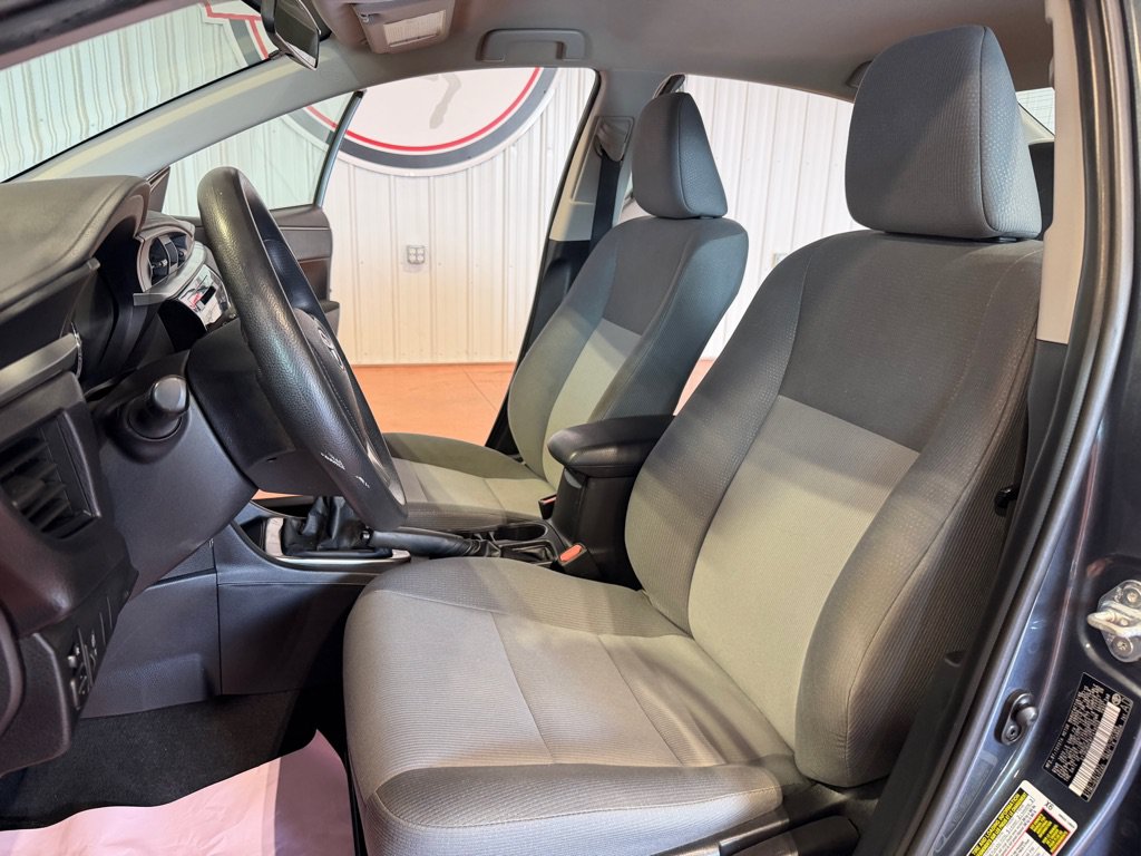 Used 2015 Toyota Corolla L FWD image 18