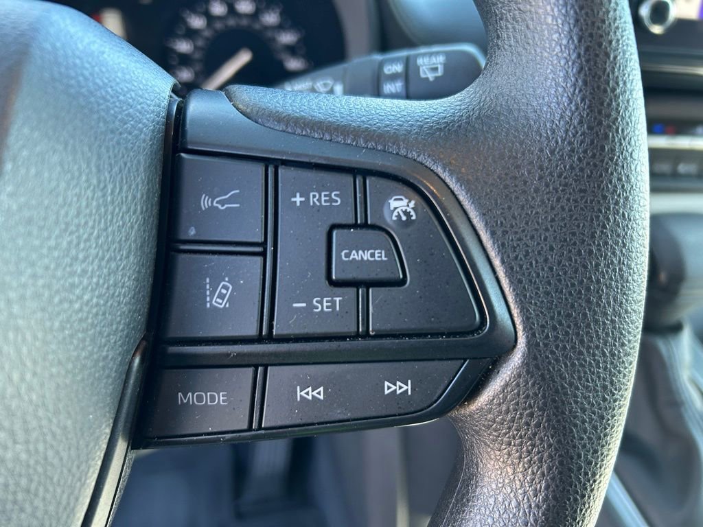 Used 2025 Toyota Sienna LE image 13