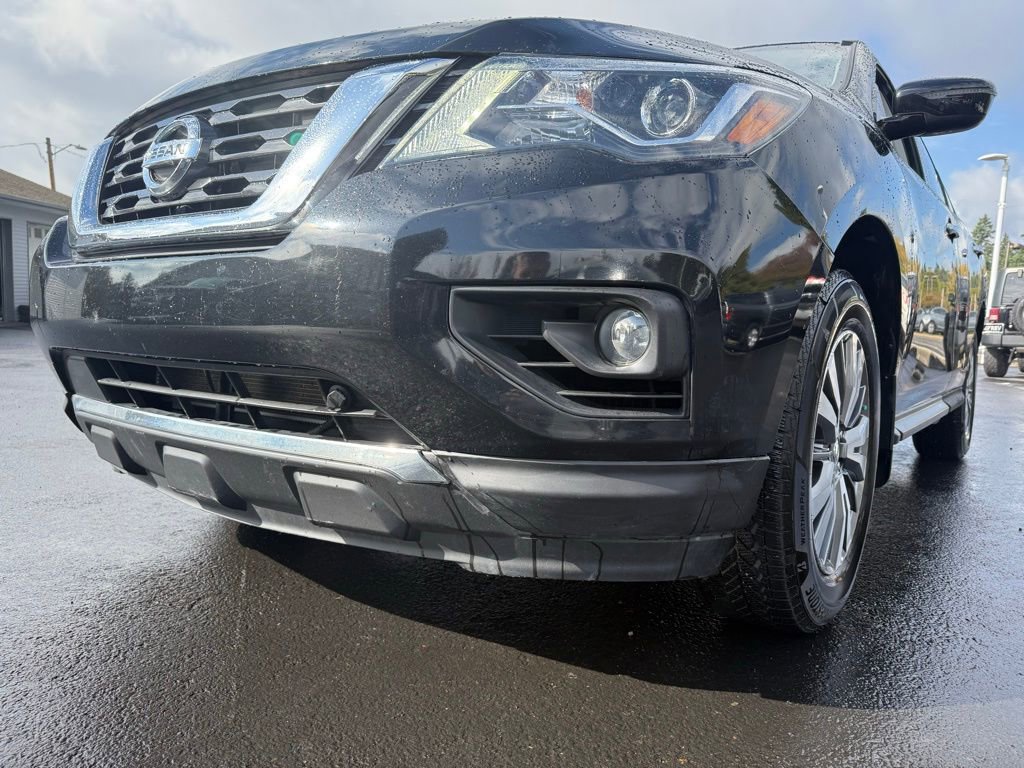 Used 2020 Nissan Pathfinder SV image 14