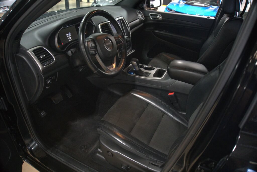 Used 2018 Jeep Grand Cherokee Altitude AWD/4WD image 31