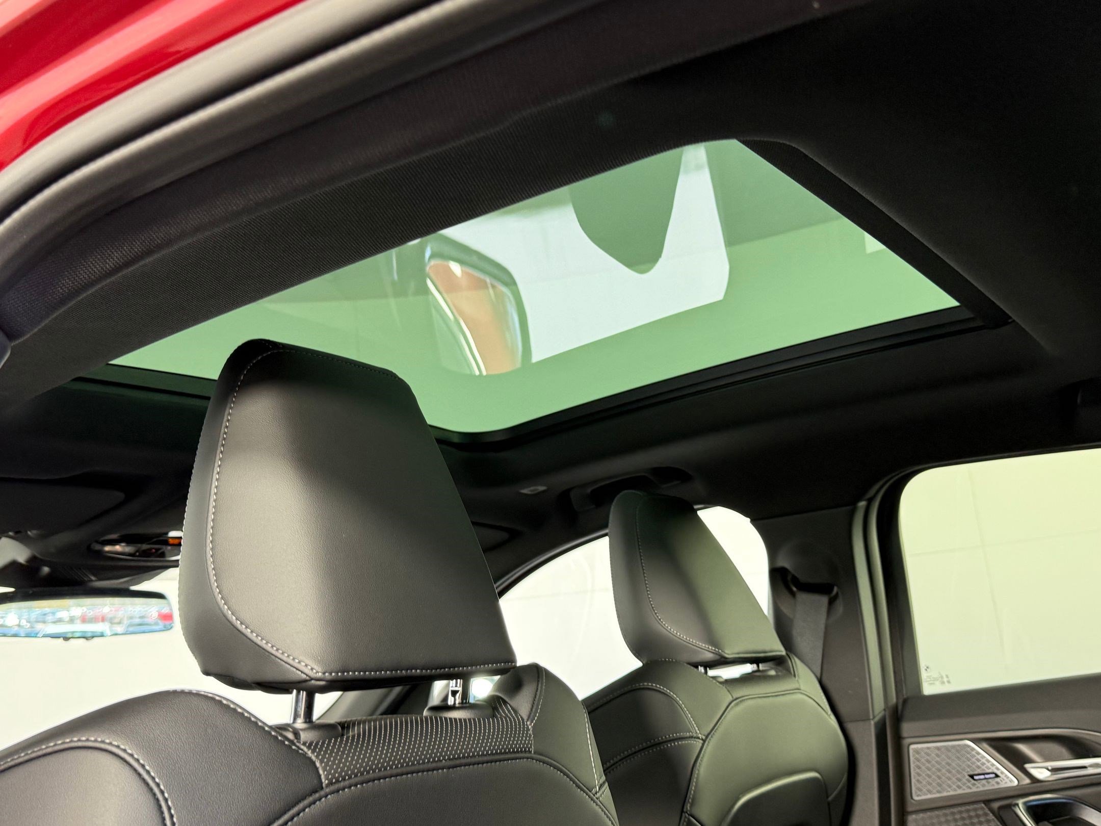 Used 2025 BMW X2 xDrive28i w/ Premium Package image 26