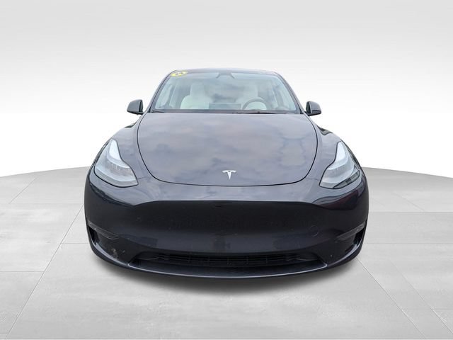 Used 2024 Tesla Model Y Long Range AWD/4WD image 2