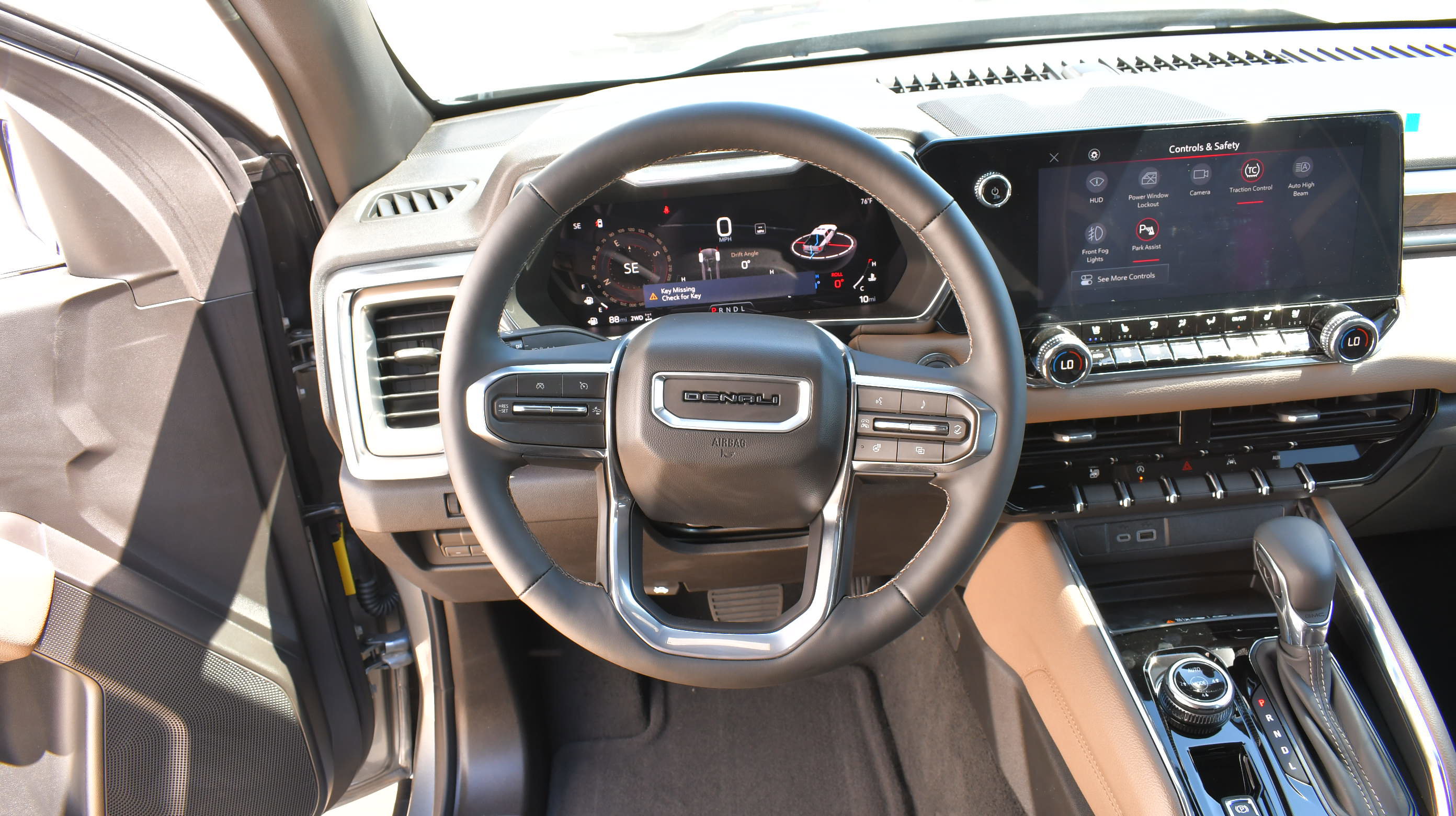 Used 2026 GMC Canyon Denali AWD/4WD image 18