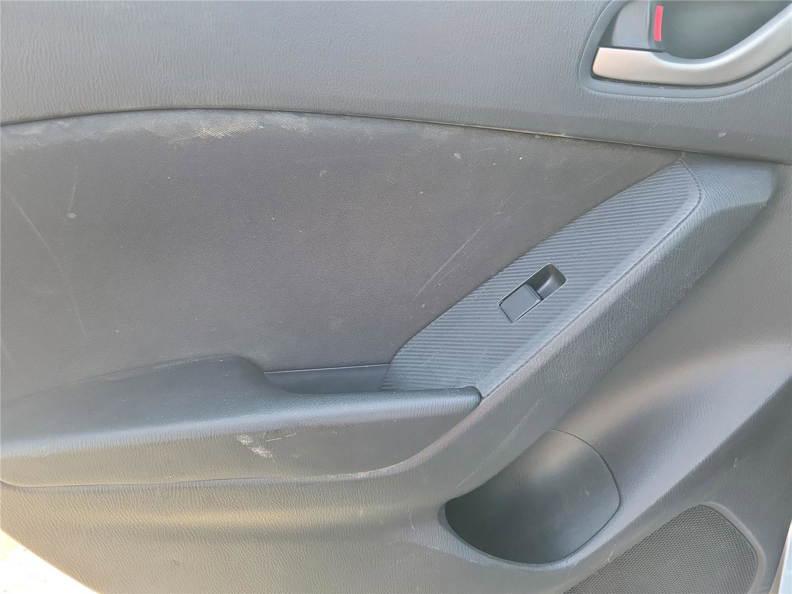 Used 2016 MAZDA MAZDA3 i Sport image 14